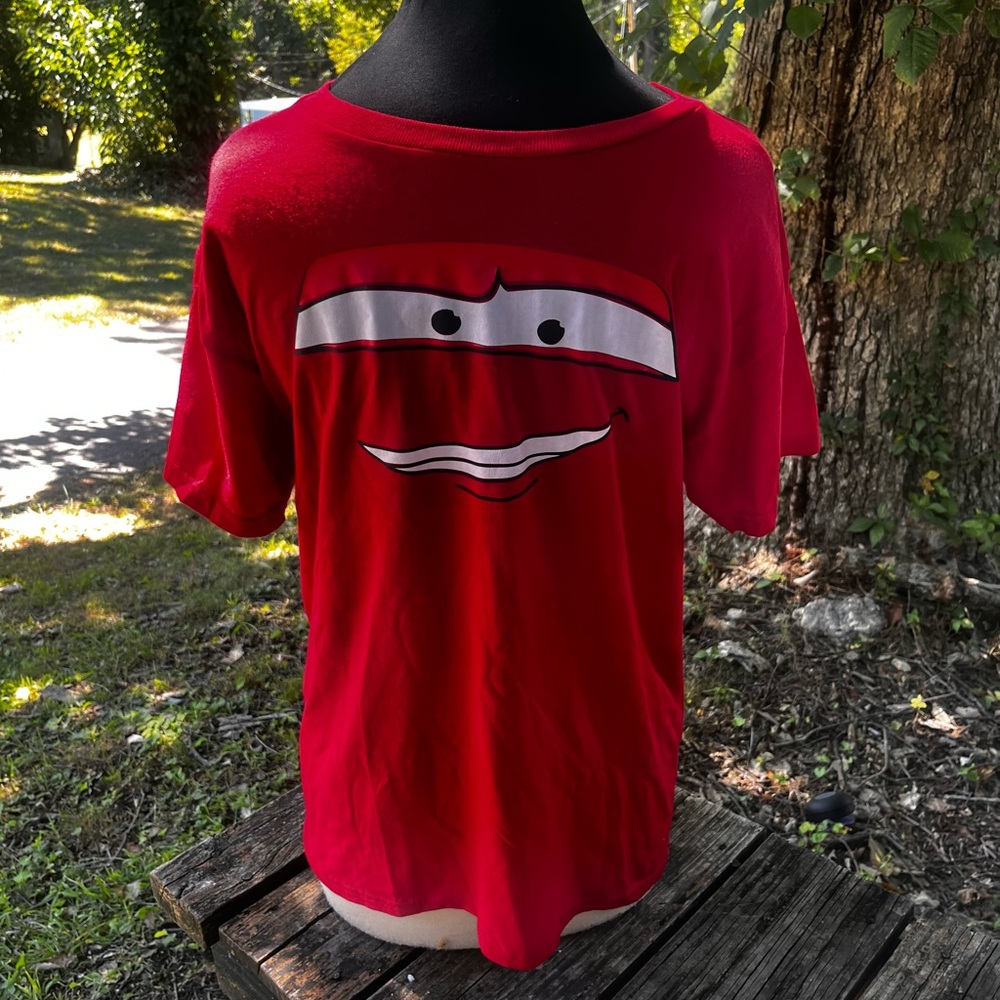 HANES ‘CARS’ LIGHTNING MCQUEENS 95 KA-CHOW MENS MEDIUM (38/40) RED TSHIRT